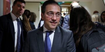 Albares pide la “suspensión inmediata del Acuerdo de Asociación con Israel” y “una Europa valiente que diga no a la guerra”