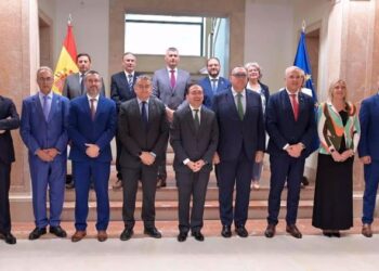 Albares informs mayors and regional government about the Gibraltar agreement and requests to appear before Congress