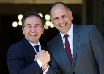 Albares and his Greek counterpart call for migration policy to be a “priority” for the EU