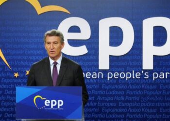 Feijóo accuses Sánchez of going “against the meaning and spirit of NATO” and of “trying to deceive his European partners”