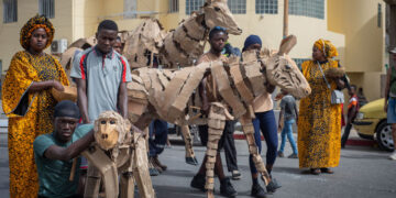 ‘La Estampida’, life-size wild animal puppets