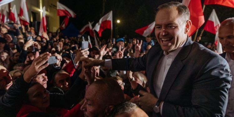 Abascal celebra la victoria del ultraderechista Karol Nawrocki en las presidenciales de Polonia