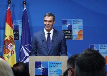 Sánchez se desmarca del 5% para defensa acordado por la OTAN y Trump le amenaza con hacerle pagar “el doble” de aranceles