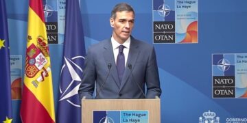 Sánchez se desmarca del 5% para defensa acordado por la OTAN y Trump le amenaza con hacerle pagar “el doble” de aranceles