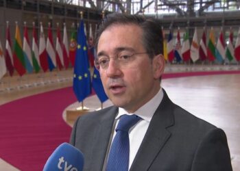 Albares calls for the “immediate suspension of the Association Agreement with Israel” and “a courageous Europe that says no to war”