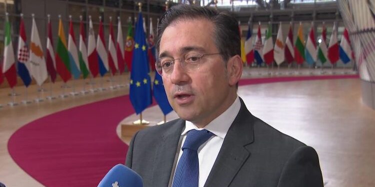 Albares calls for the “immediate suspension of the Association Agreement with Israel” and “a courageous Europe that says no to war”