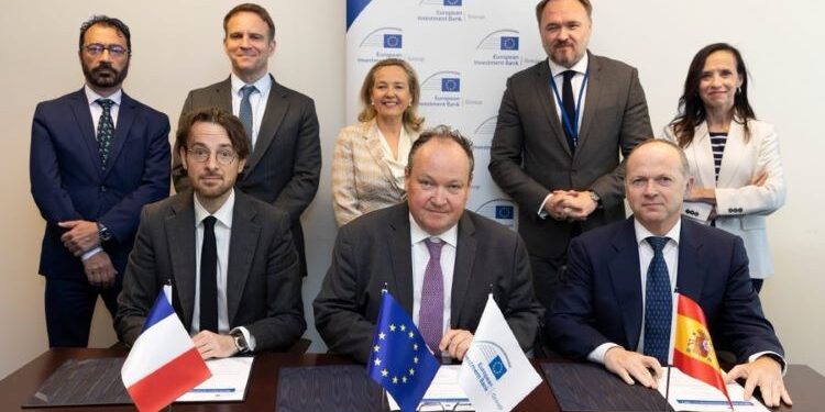 The EIB supports the submarine electricity interconnection between Spain and France via the Bay of Biscay with €1.6 billion