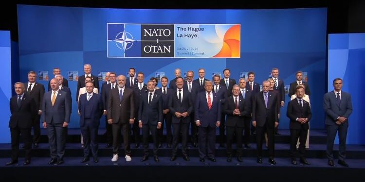 Los aliados de la OTAN se comprometen en La Haya a invertir el 5% del PIB en defensa