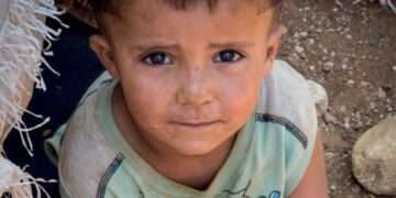 España lidera la tasa de pobreza infantil en la UE, con 2,7 millones de casos