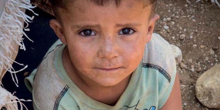 España lidera la tasa de pobreza infantil en la UE, con 2,7 millones de casos