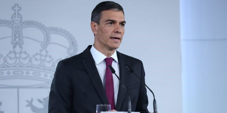 Sánchez llega a un acuerdo con la OTAN para librar a España de la obligación de destinar el 5% a defensa