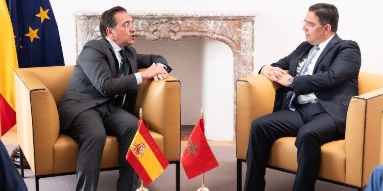 Albares aborda con Bourita la compatibilidad de la Operación Paso del Estrecho con el cruce de mercancías por Ceuta y Melilla