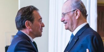 Albares anuncia el envío de 12.000 kilos de ayuda alimentaria a la Franja de Gaza