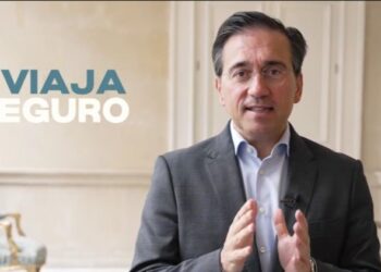Albares lanza la campaña #ViajaSeguro para “disfrutar de unas vacaciones tranquilas en el extranjero”
