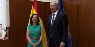 El representante especial de la UE, João Cravinho, aborda con Albares y Robles la seguridad en el Sahel