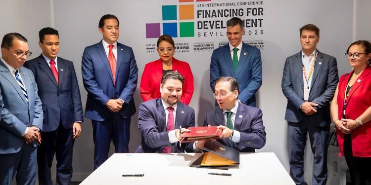 España y Honduras firman el Marco de Asociación para el Desarrollo Sostenible 2025-2029