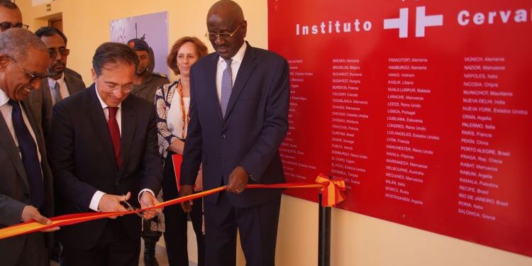 Albares inaugura la extensión del Instituto Cervantes en Nuakchot, capital de Mauritania