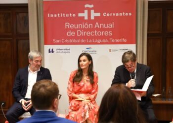 La Reina defiende ante los directores del Cervantes el papel de la lengua española como “herramienta de seducción”