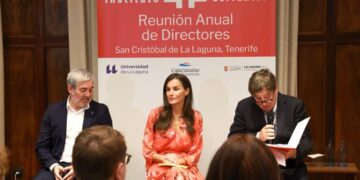 The Queen defends the role of the Spanish language as a “tool of seduction” to the Cervantes Institute directors