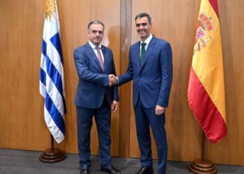 Sánchez y Orsi firman un acuerdo de consultas políticas anuales entre España y Uruguay
