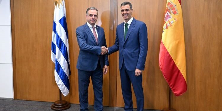 Sánchez and Orsi sign agreement on annual political consultations between Spain and Uruguay