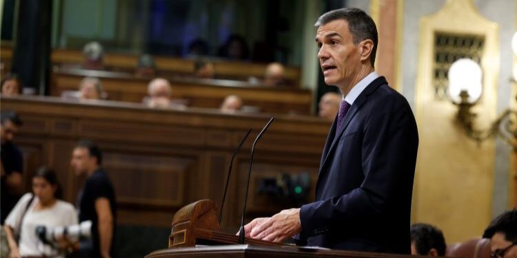 Sánchez announces a national plan against corruption, and Feijóo asks him to confess “everything he knows” and call elections