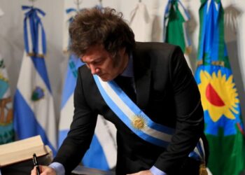 ¿Corrupción mata baja inflación? Milei ante el espejo de Menem