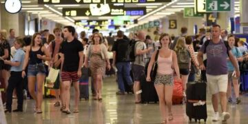 España quedará a las puertas del hito de los 100 millones, según la Mesa del Turismo