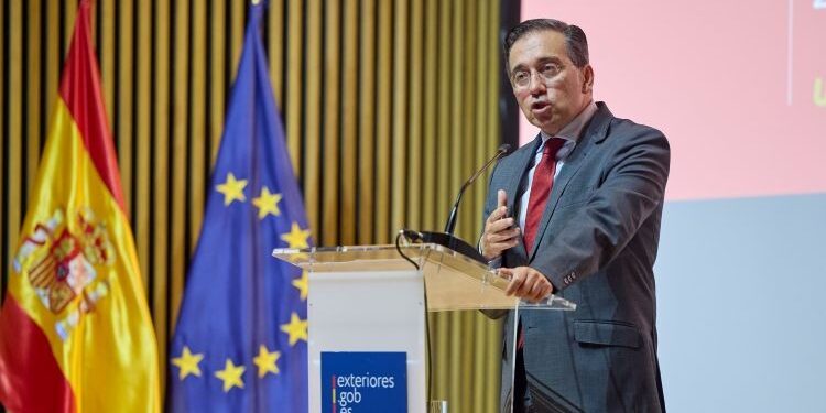 Albares defends a foreign policy “without servilities” and in which Spain is “an actor” and not a “spectator”