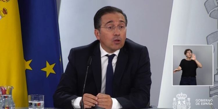Albares descarta la ruptura de relaciones con Israel y asegura que “no hay fecha” para la salida de la embajadora