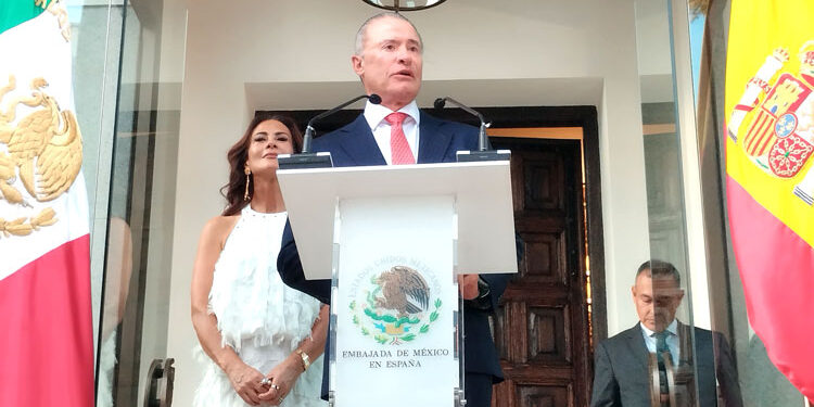 La Embajada de México celebró el 215º Aniversario de la Independencia de su país