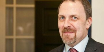 Kristján Andri Stefánsson se convierte en el primer embajador de Islandia en España