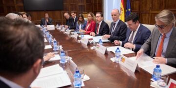 Albares explica a las comunidades autónomas la “hoja de ruta” de la Cumbre Iberoamericana de Madrid