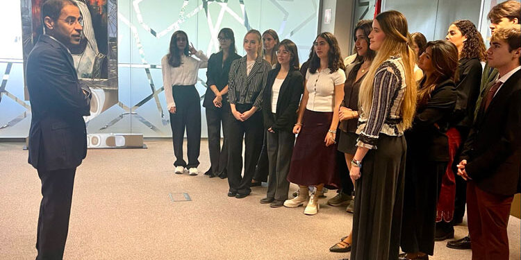 Carlos III University students at the Embassy of the United Arab Emirates