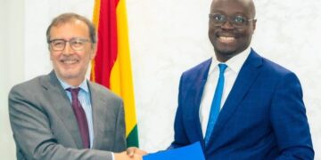 España y Ghana firman un acuerdo bilateral de reestructuración de la deuda