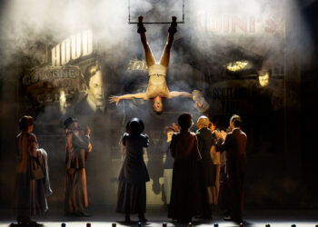 Un innovador musical ‘Houdini’ llena de magia el Teatro Calderón