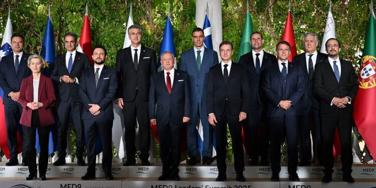 Sánchez insiste en incluir el clima en el gasto de defensa pese a las advertencias de Bruselas