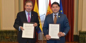 España y Ecuador firman un acuerdo de cooperación para el desarrollo rural