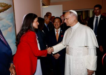 The Queen and the Pope denounce the use of hunger as a “weapon of war”