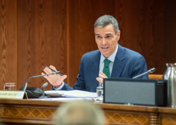 Sánchez asegura ante la ‘Comisión Koldo’ que desconocía que Delcy Rodríguez no podía pisar suelo europeo cuando fue recibida por Ábalos