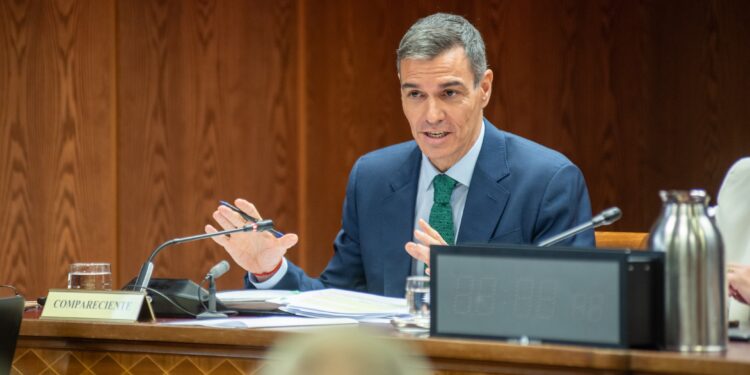 Sánchez reconoce ante la ‘Comisión Koldo’ que cobró dinero en efectivo del PSOE “con factura” y asegura que las cuentas son “limpias”