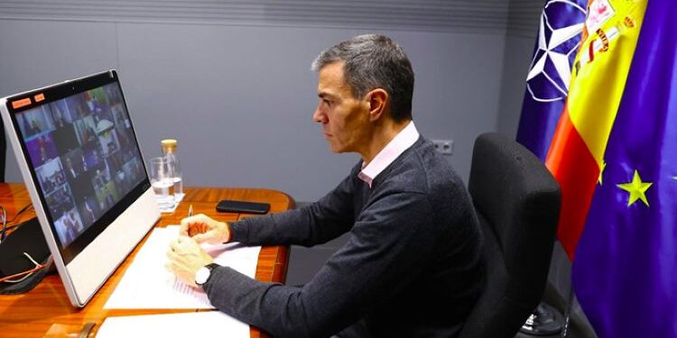 Sánchez discusses pressure on Russia to end the war in Ukraine with European and NATO leaders