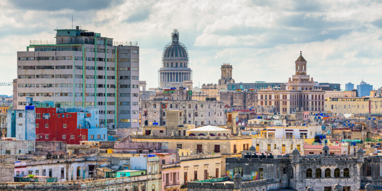 Cuba: el tiempo de los primeros pasos hacia una salida nacional