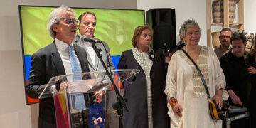 La canciller y el embajador colombianos inauguran ‘Expoartesano Madrid 2025’