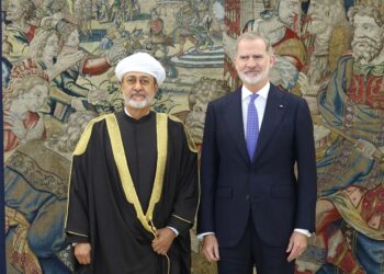 Felipe VI y el Sultán de Omán abordan la cooperación económica y la situación internacional