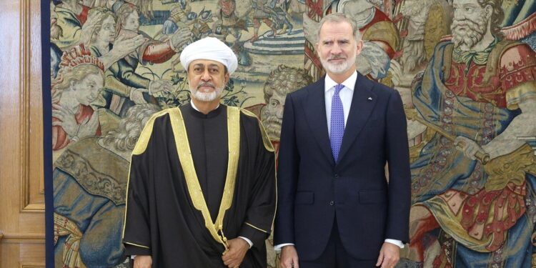 King Felipe VI and the Sultan of Oman discuss economic cooperation and the international situation