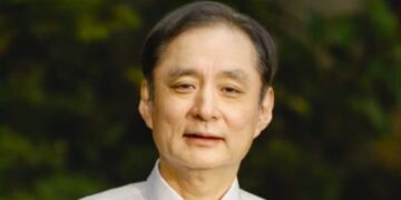 Japan’s new ambassador, Hiroshi Yamauchi, presents the Style Copies