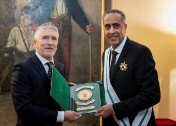 Sumar denuncia la condecoración por parte de Marlaska del presunto responsable marroquí del caso Pegasus