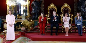 El Rey impone la Orden del Toisón de Oro a la Reina Sofía, Felipe González, Herrero de Miñón y Roca i Junyent