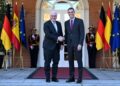 Sánchez aborda con Steinmeier la cooperación hispano-alemana en la industria de defensa